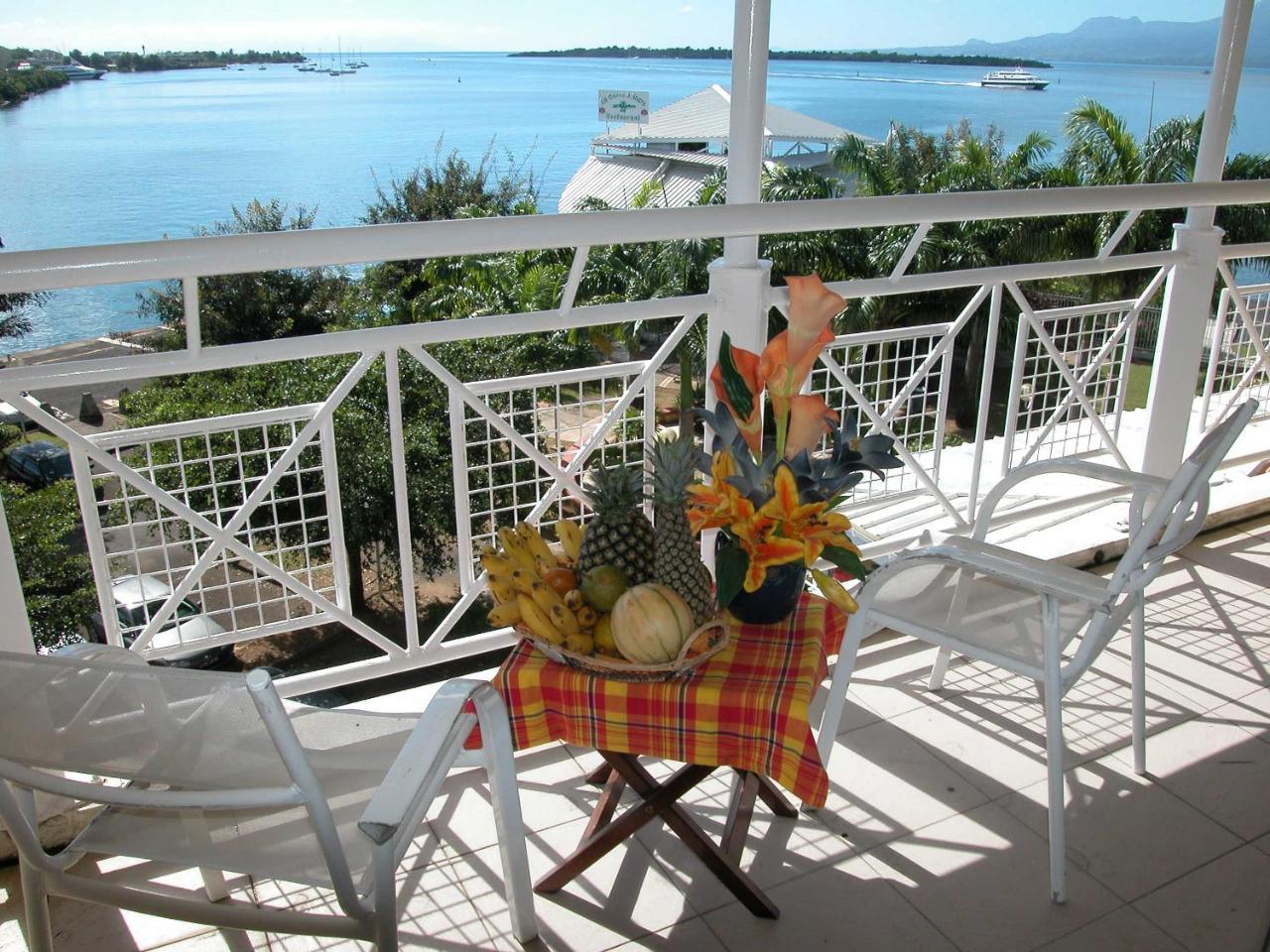 Saint John Perse Hotel 2*